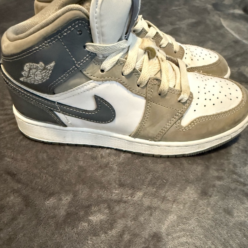 Nike Sneakers - Picture 2 of 4